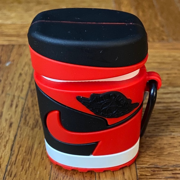 Air Jordan Airpod Case (Airpod 1 and 2) - Picture 3 of 3